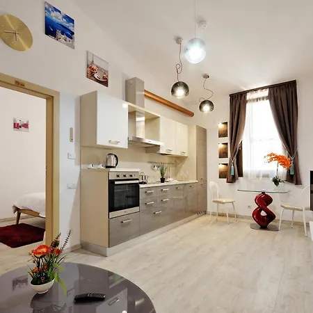 Dominus Aparthotel 4*