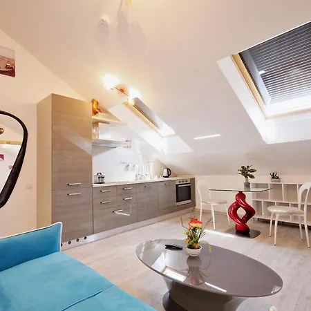 Dominus Aparthotel 4*